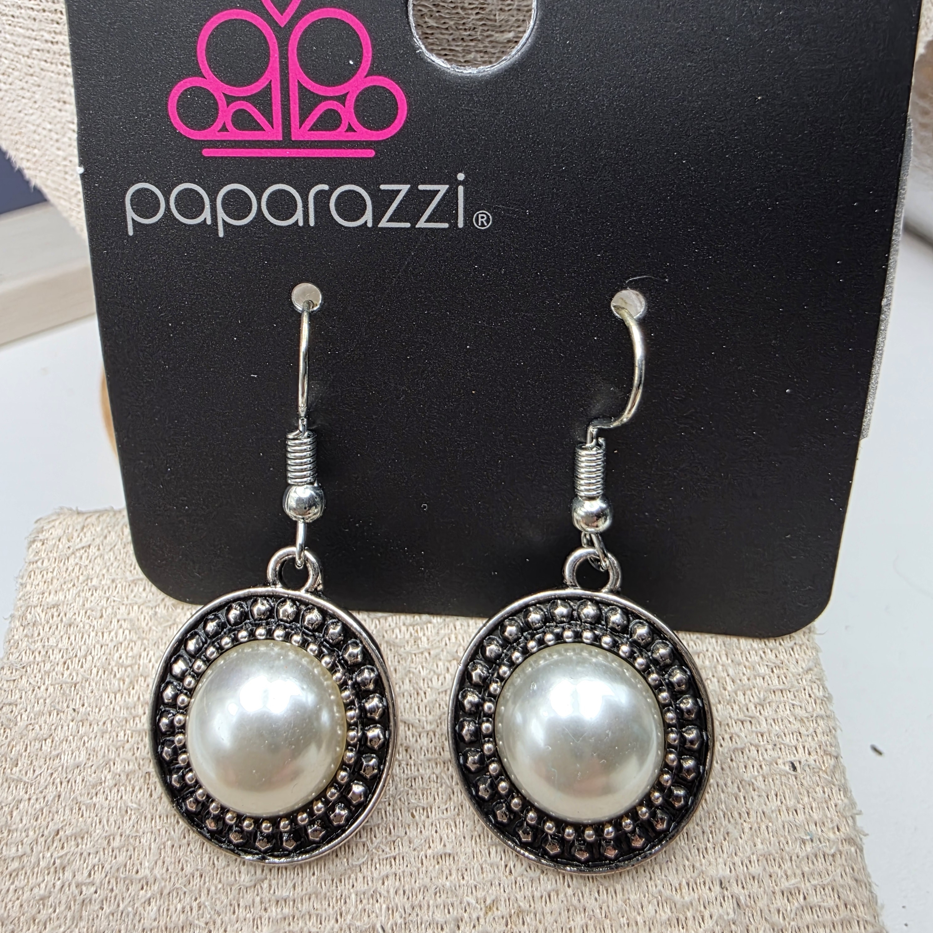 Paparazzi Silver And Pearl Earrings 753